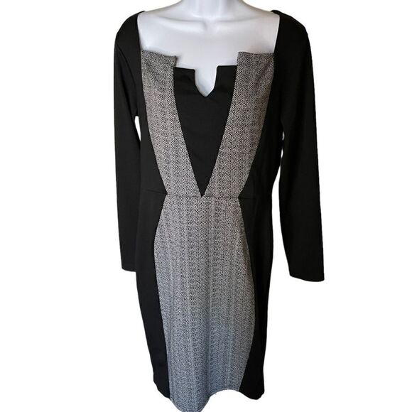 Flattering Fit & Slimming Dress - Size Medium - Picture 1 of 4